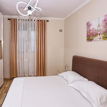 R&B City Center Apartment Тирана Екстер'єр фото