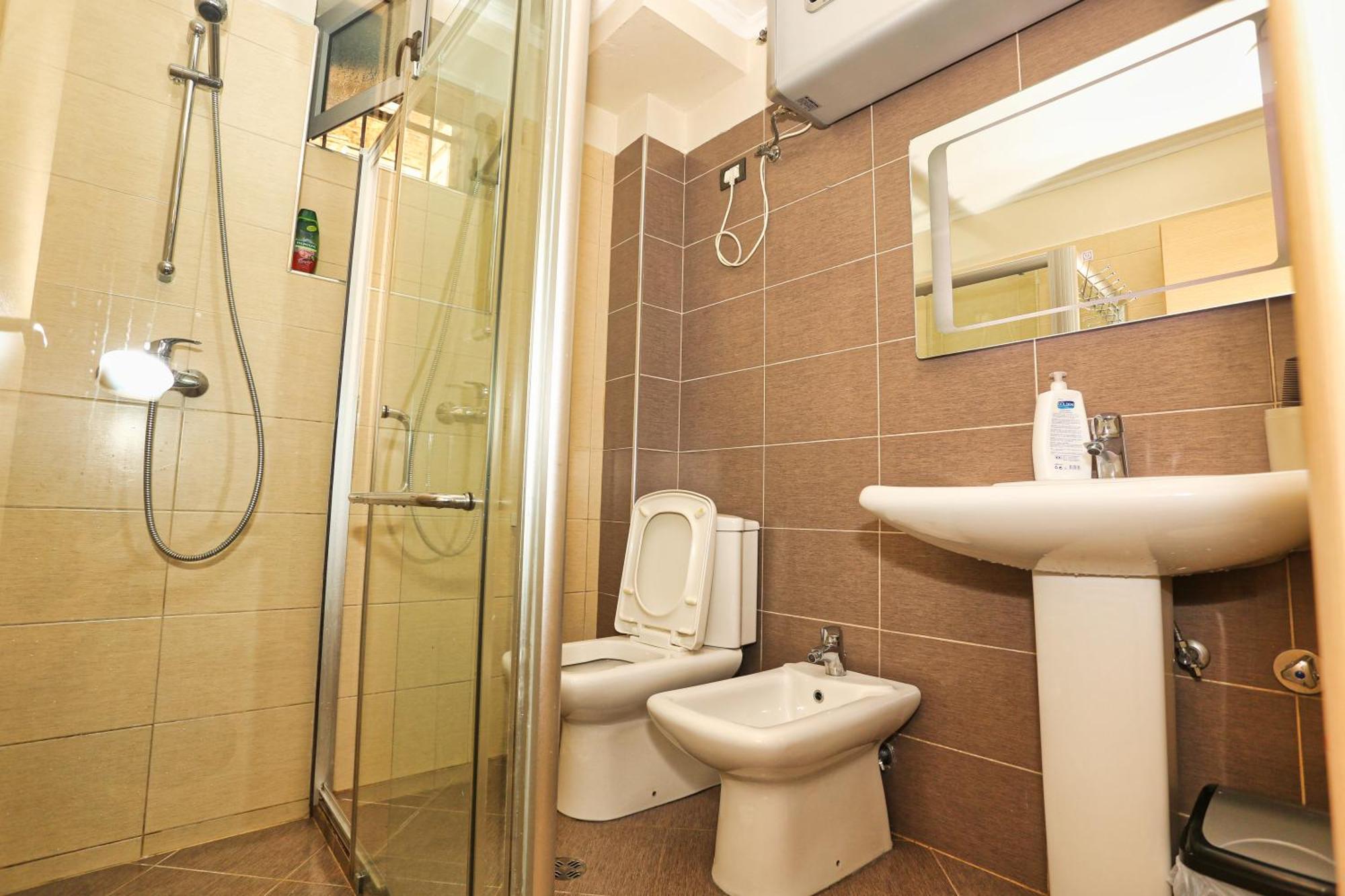 R&B City Center Apartment Тирана Екстер'єр фото