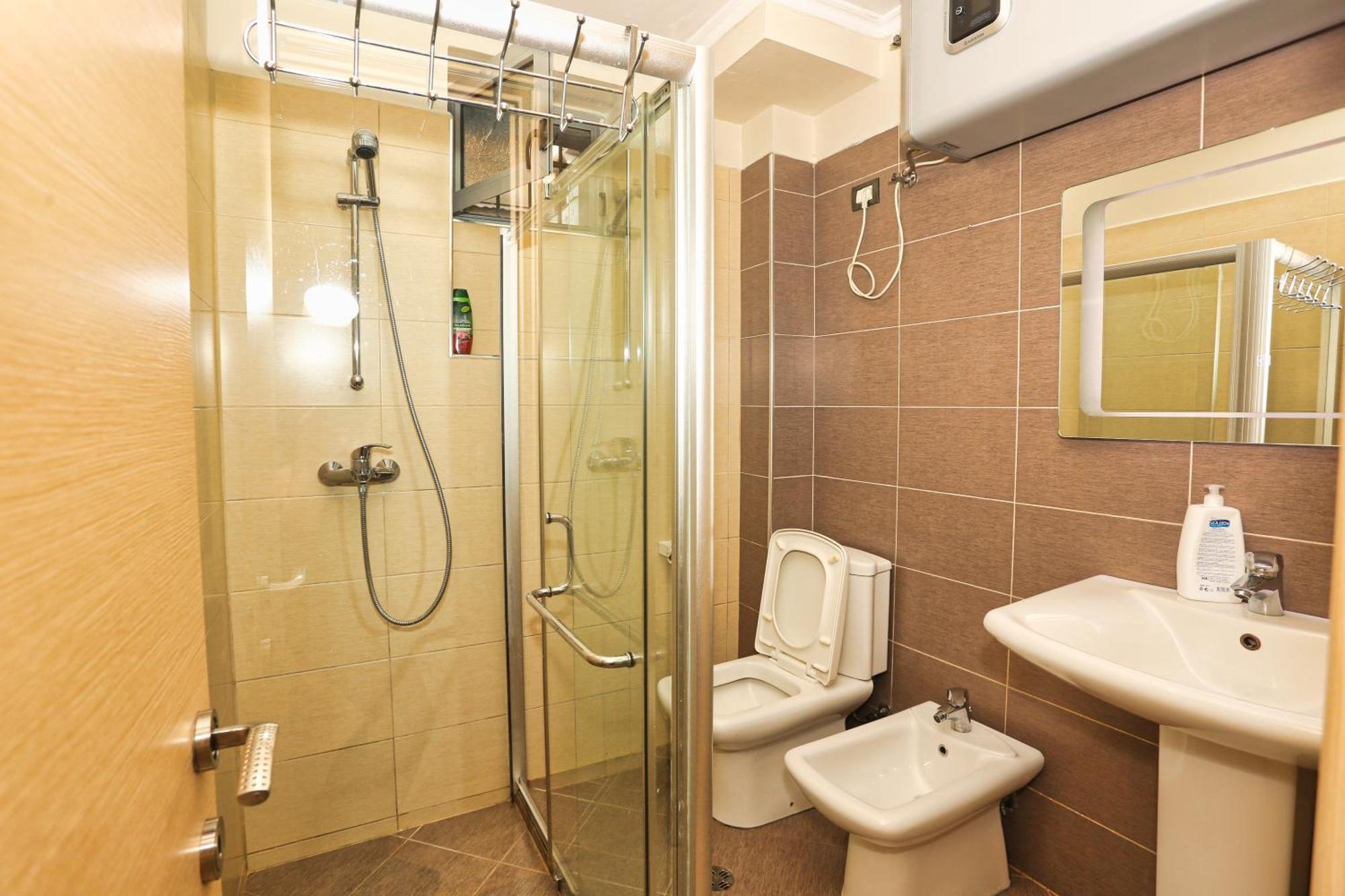 R&B City Center Apartment Тирана Екстер'єр фото