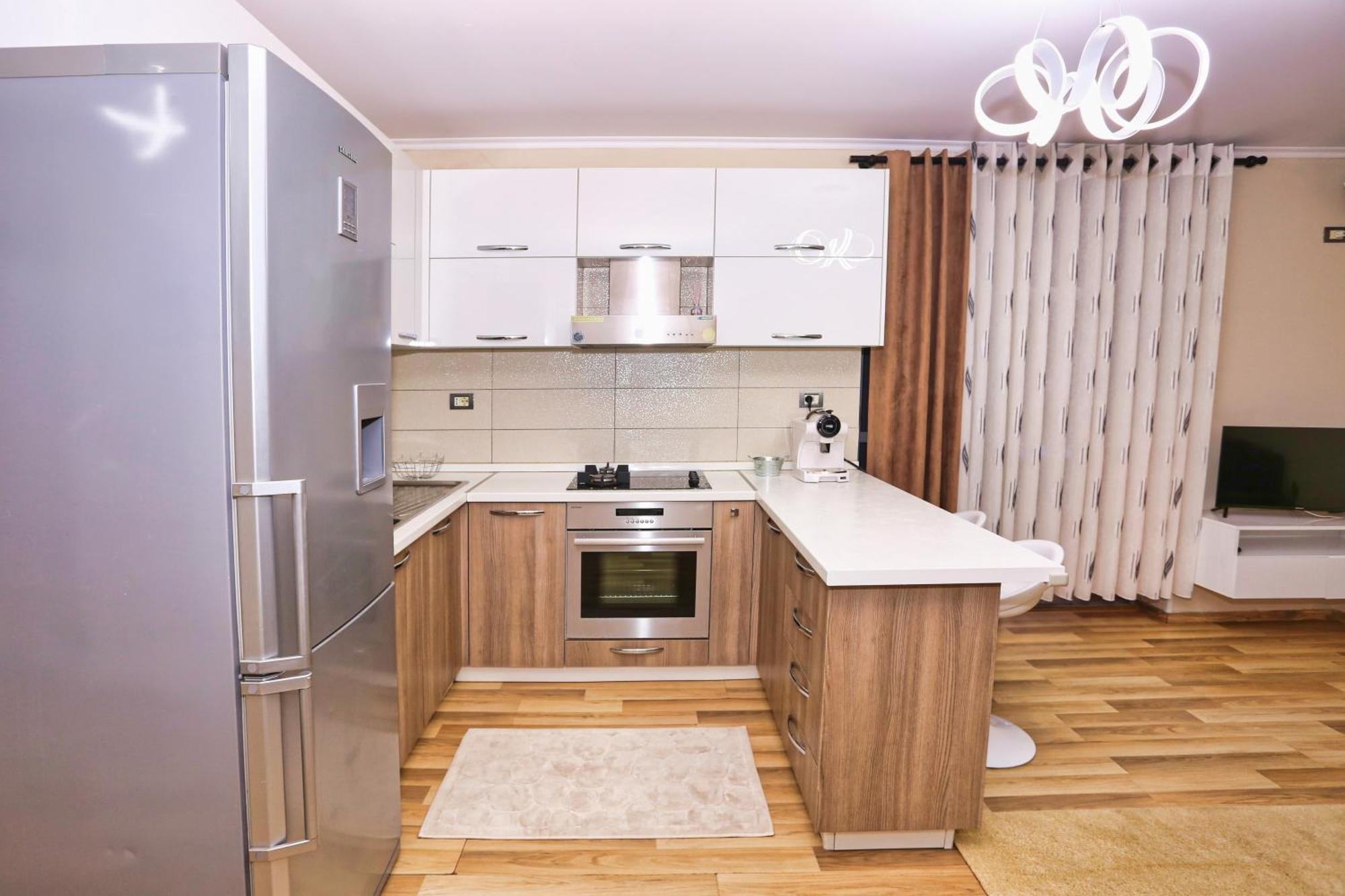R&B City Center Apartment Тирана Екстер'єр фото
